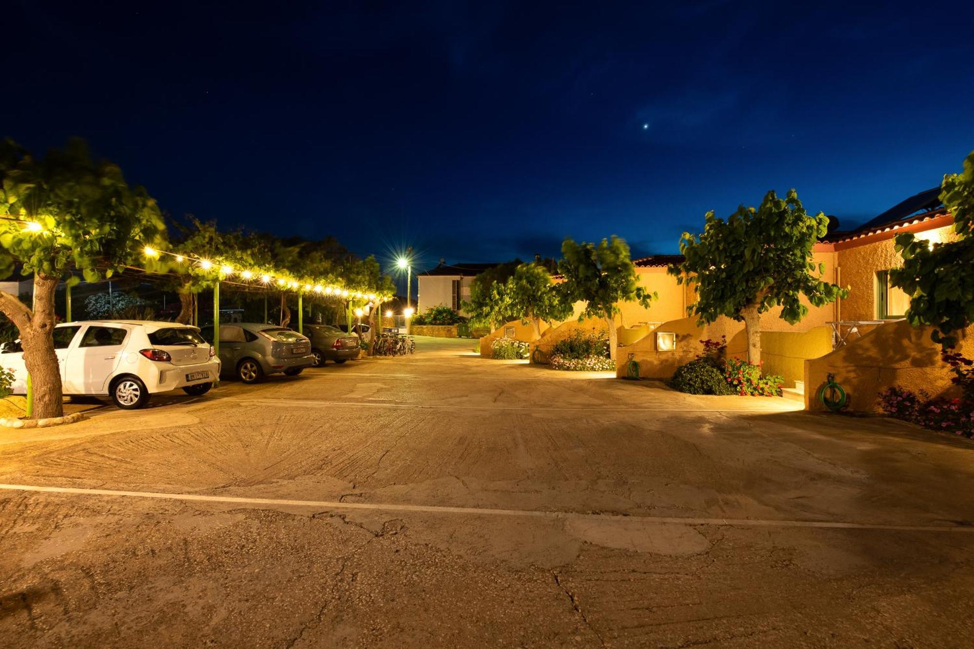 Esperides Apartment มาราโธโพลิส ภายนอก รูปภาพ